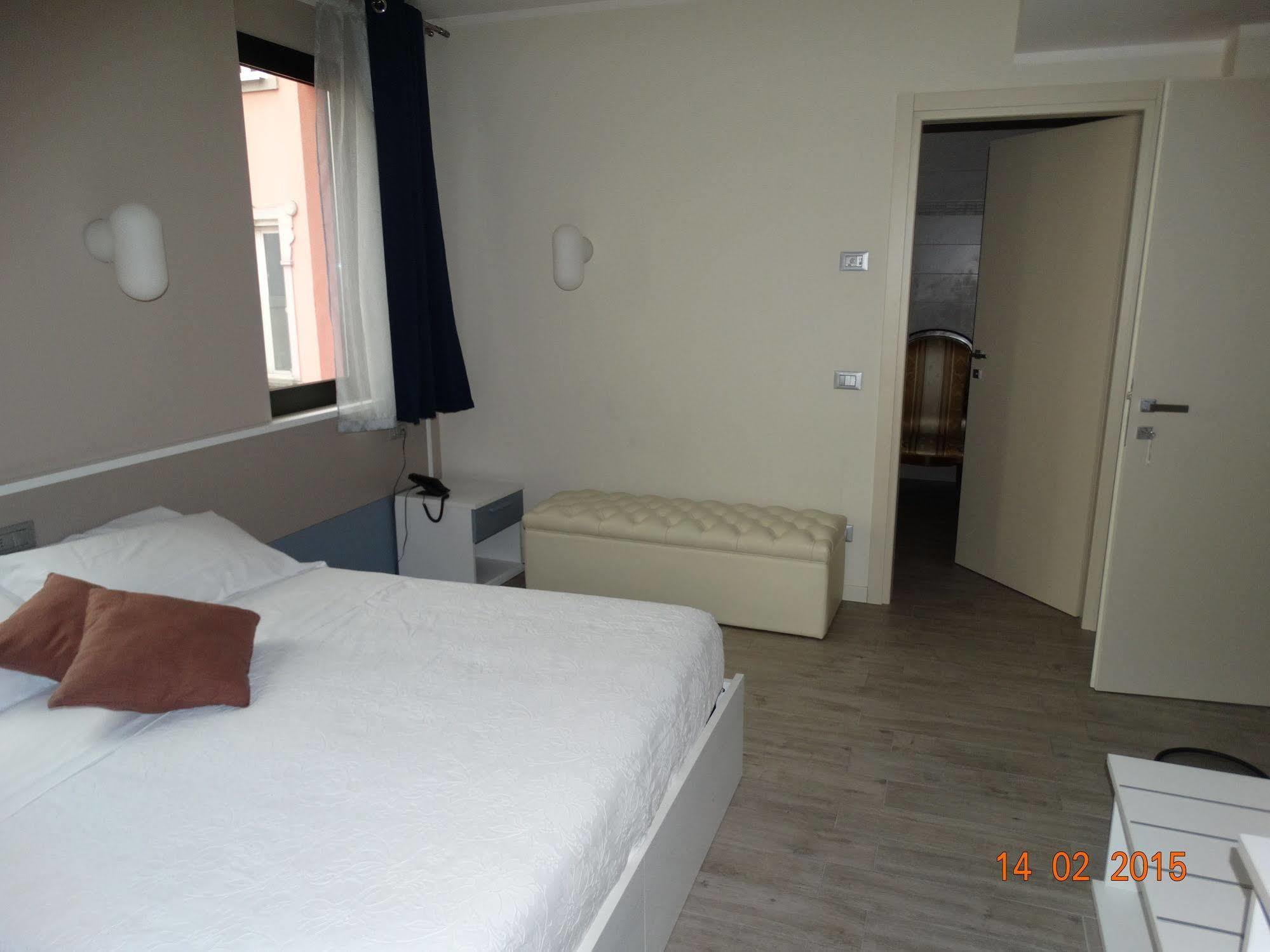 Hotel Moderno Грумелло-дель-Монте Екстер'єр фото